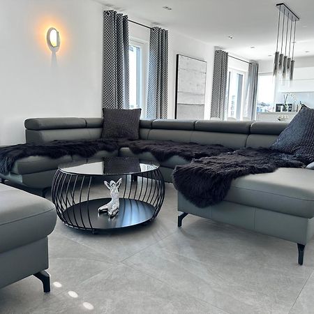 Ferienwohnung Black White Раублинг Екстериор снимка