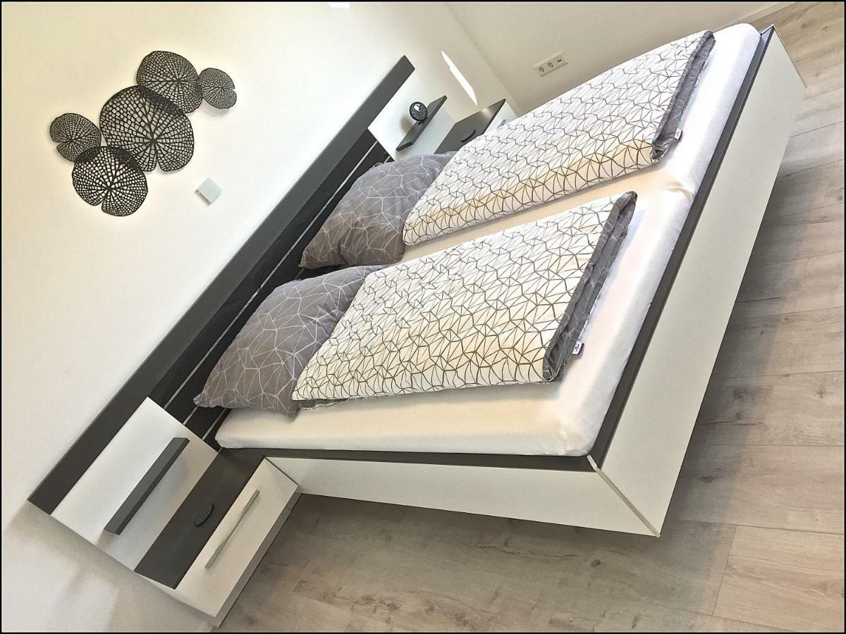 Ferienwohnung Black White Раублинг Екстериор снимка