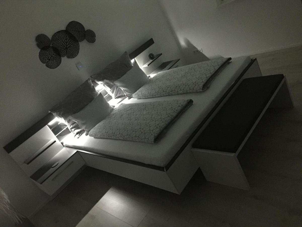 Ferienwohnung Black White Раублинг Екстериор снимка